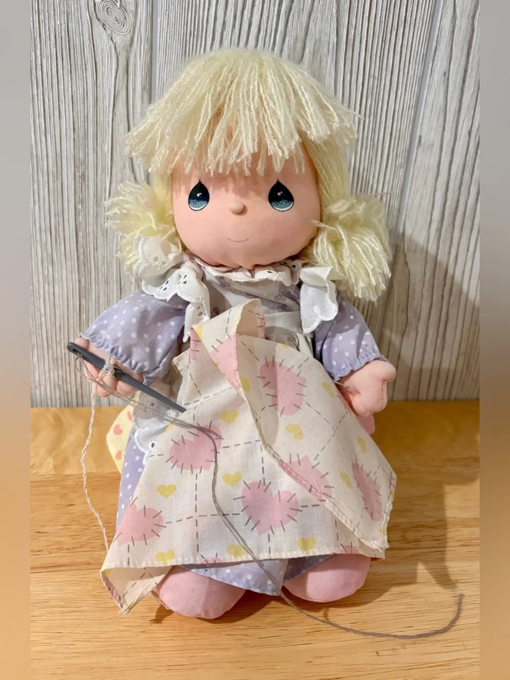 Vintage 1989 Precious Moments Applause Doll 16622 Quilt Sewing+Gift of Love Book
